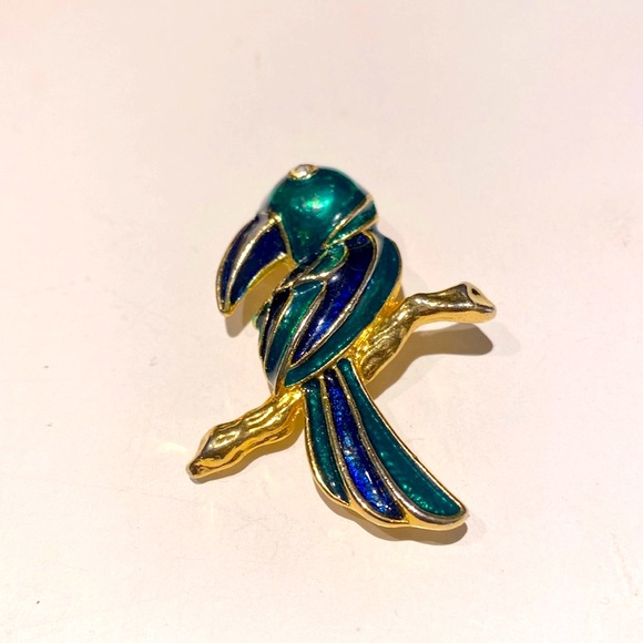 Vintage Parrot bird on branch enamel brooch - Picture 1 of 7
